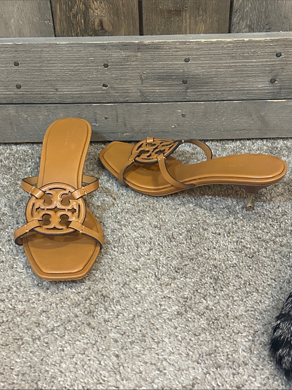 Tory Burch Miller Double Strap Leather Slide Sandals Gold Kitten Heel Tan SZ 11 - Picture 10 of 10